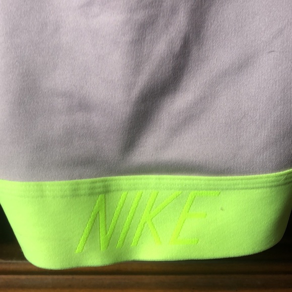 XS Nike Crossback Sportsbra - Picture 2 of 5